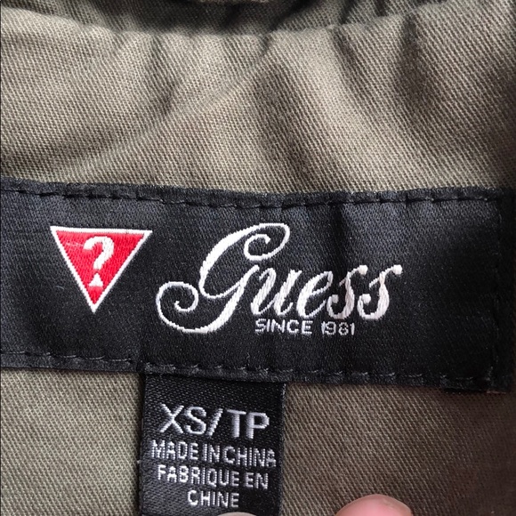Guess Fall Jacket XS. Waist tightens - Picture 3 of 4